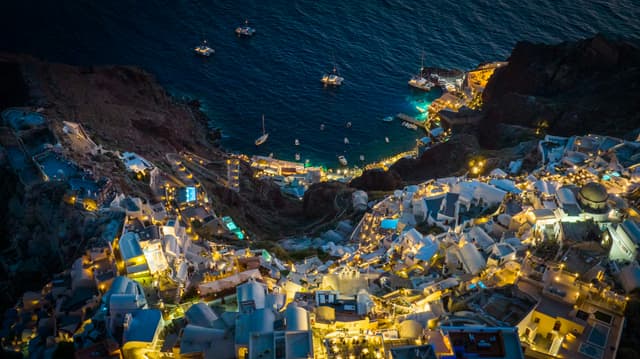 Santorini, Greece – A Volcanic Jewel in the Aegean